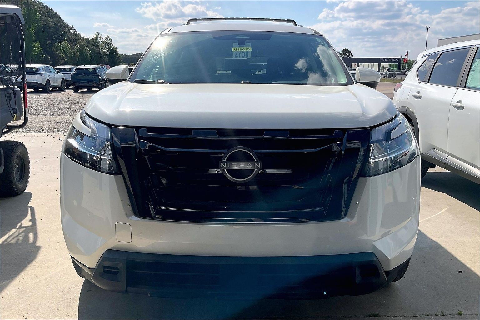 2022 Nissan Pathfinder SV