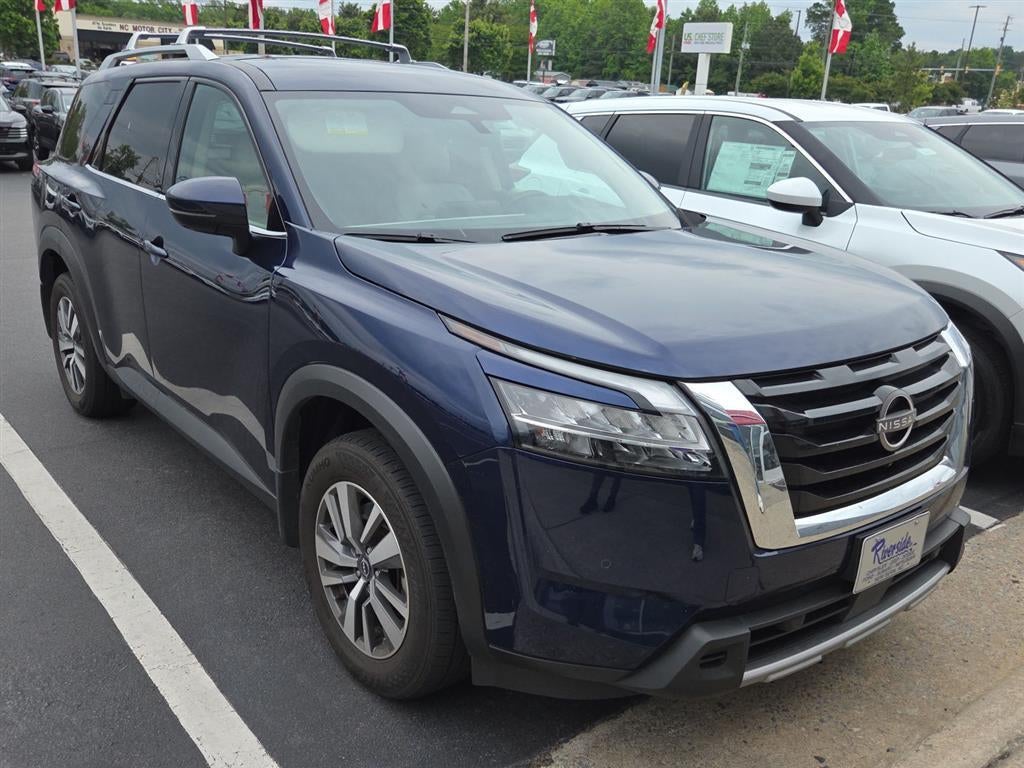 2024 Nissan Pathfinder SL 2WD's photo