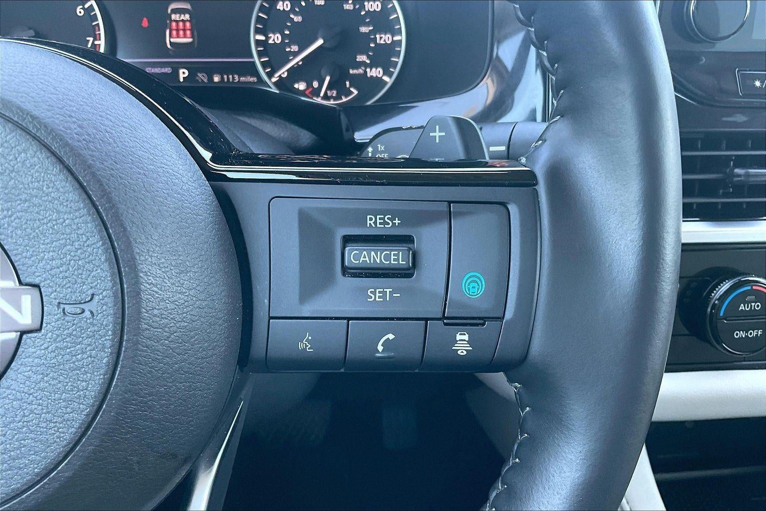 2024 Nissan Pathfinder SL