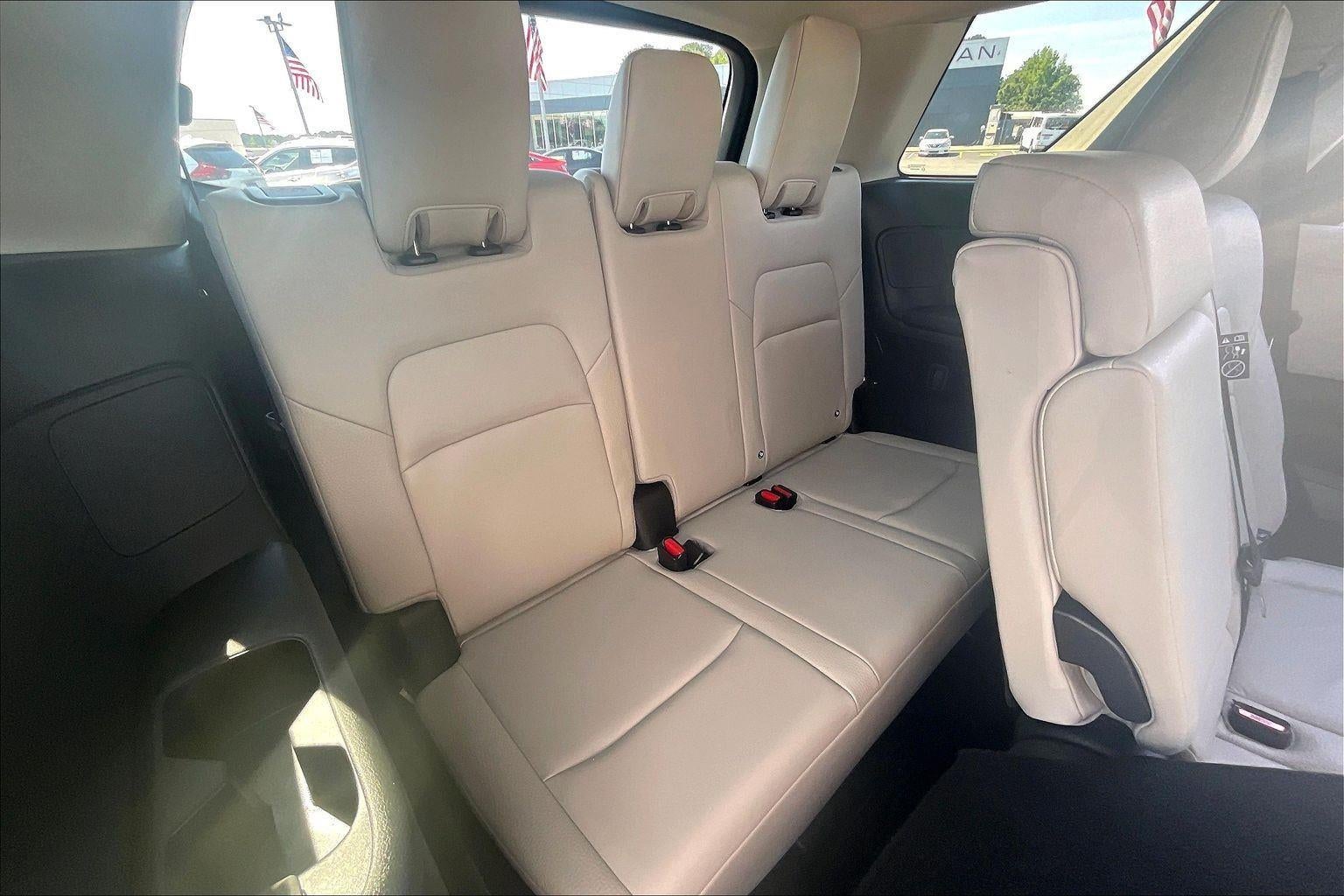 2024 Nissan Pathfinder SL