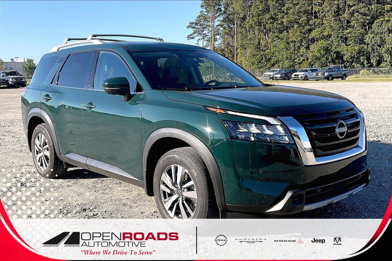 2025 Nissan Pathfinder SL