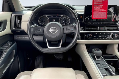 2022 Nissan Pathfinder SL