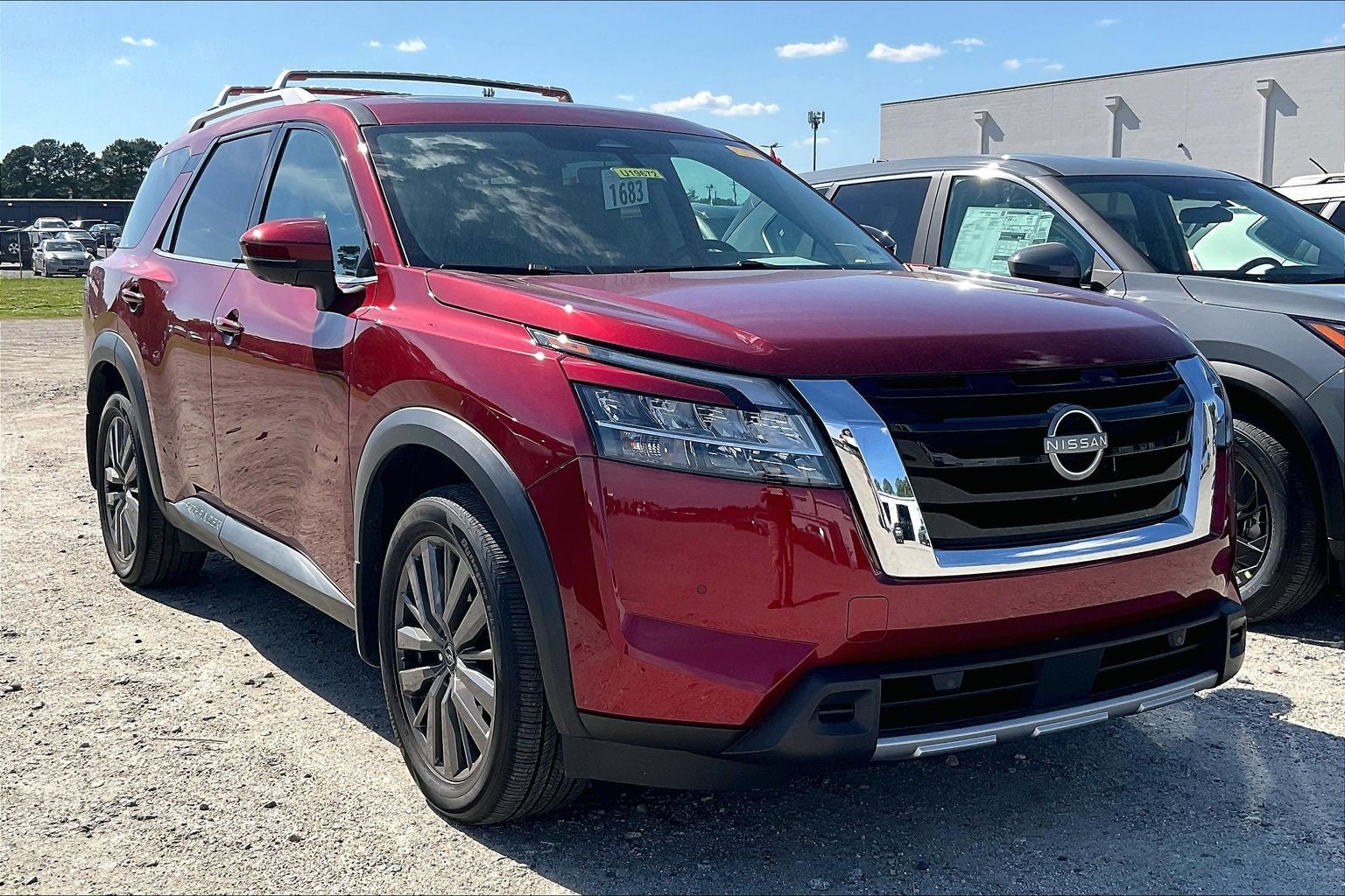 2024 Nissan Pathfinder SL
