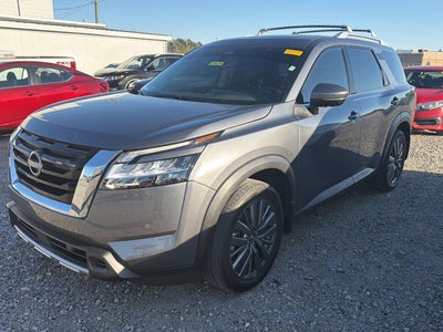 2024 Nissan Pathfinder SL