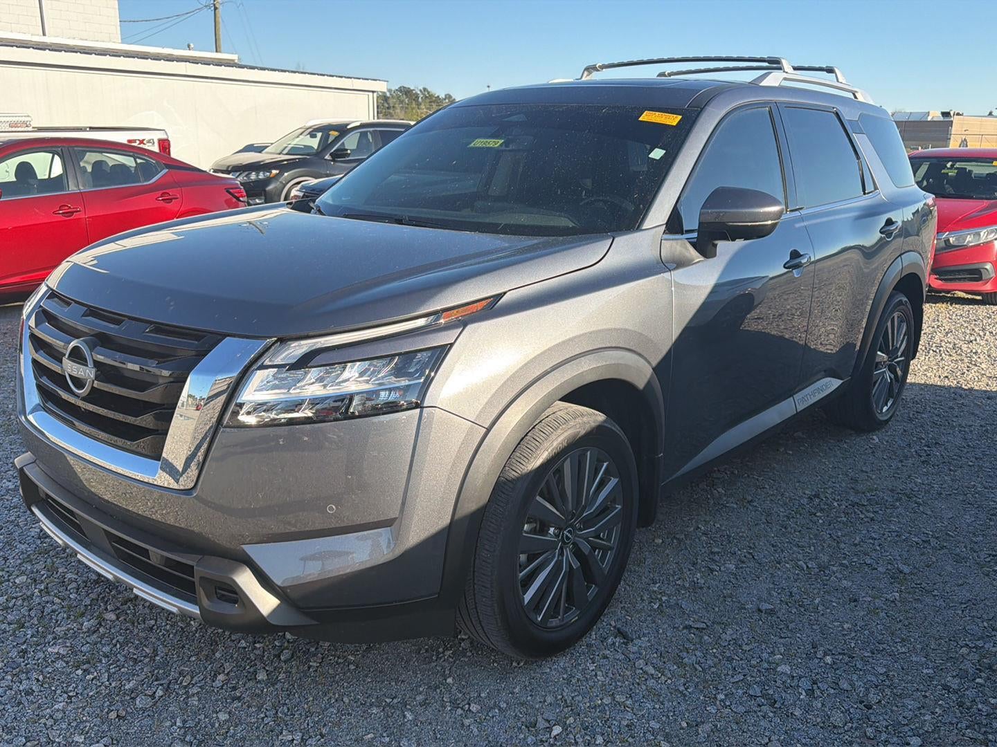 2024 Nissan Pathfinder SL