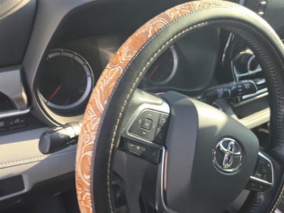 2021 Toyota Highlander LE