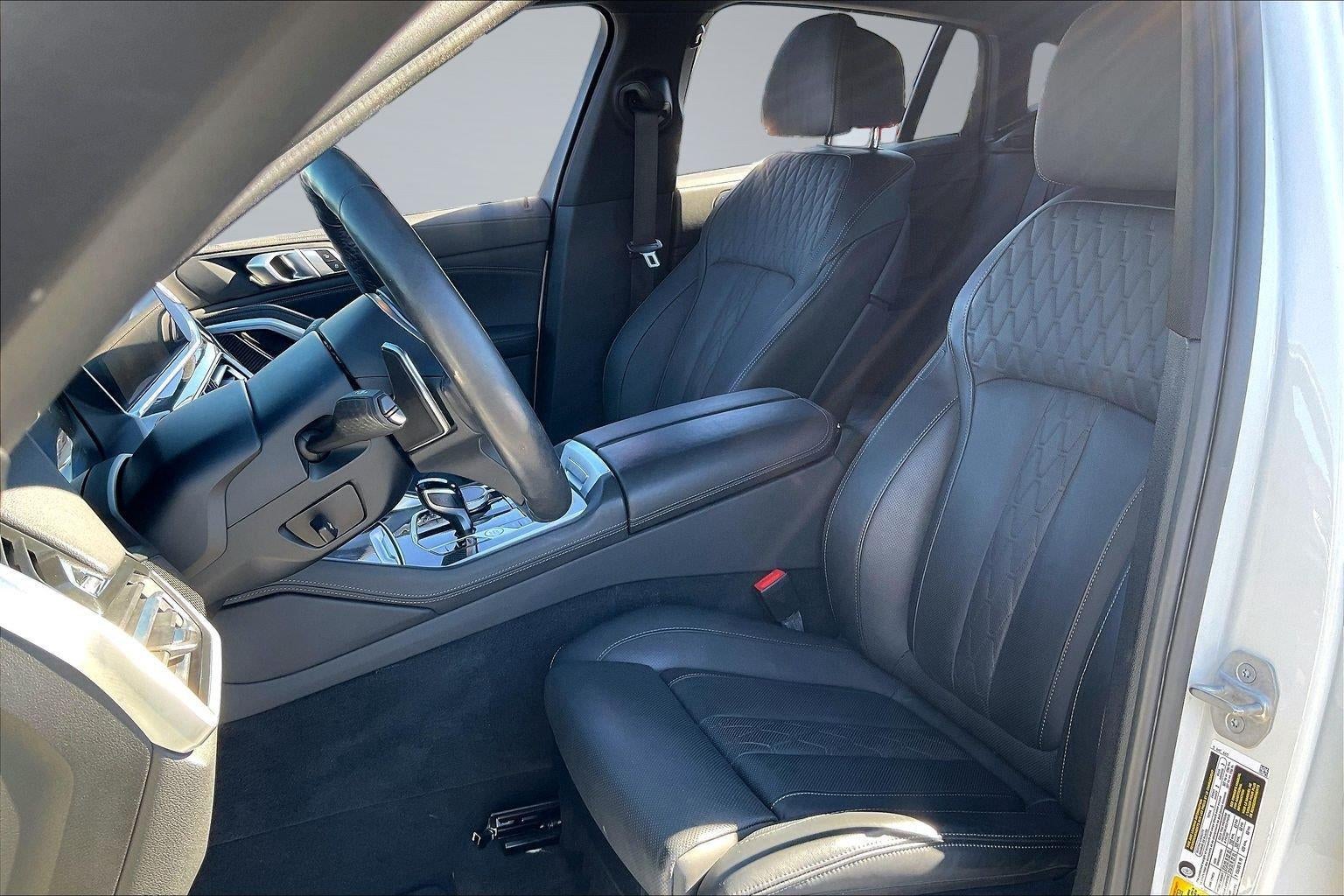 2022 BMW X6 M50i