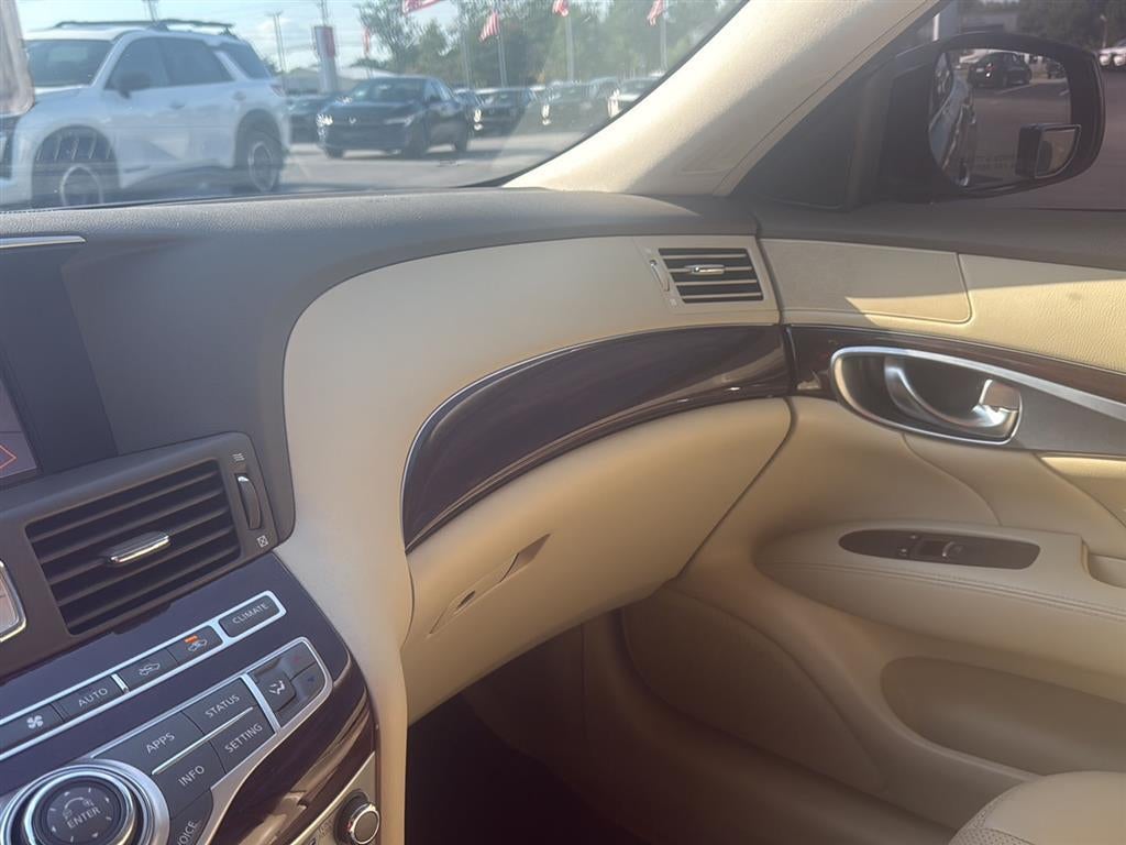 2018 INFINITI Q70 3.7 LUXE