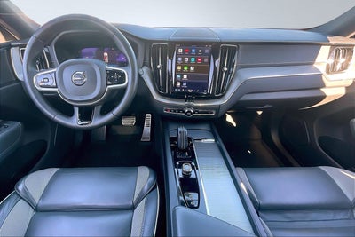 2022 Volvo XC60 R-Design