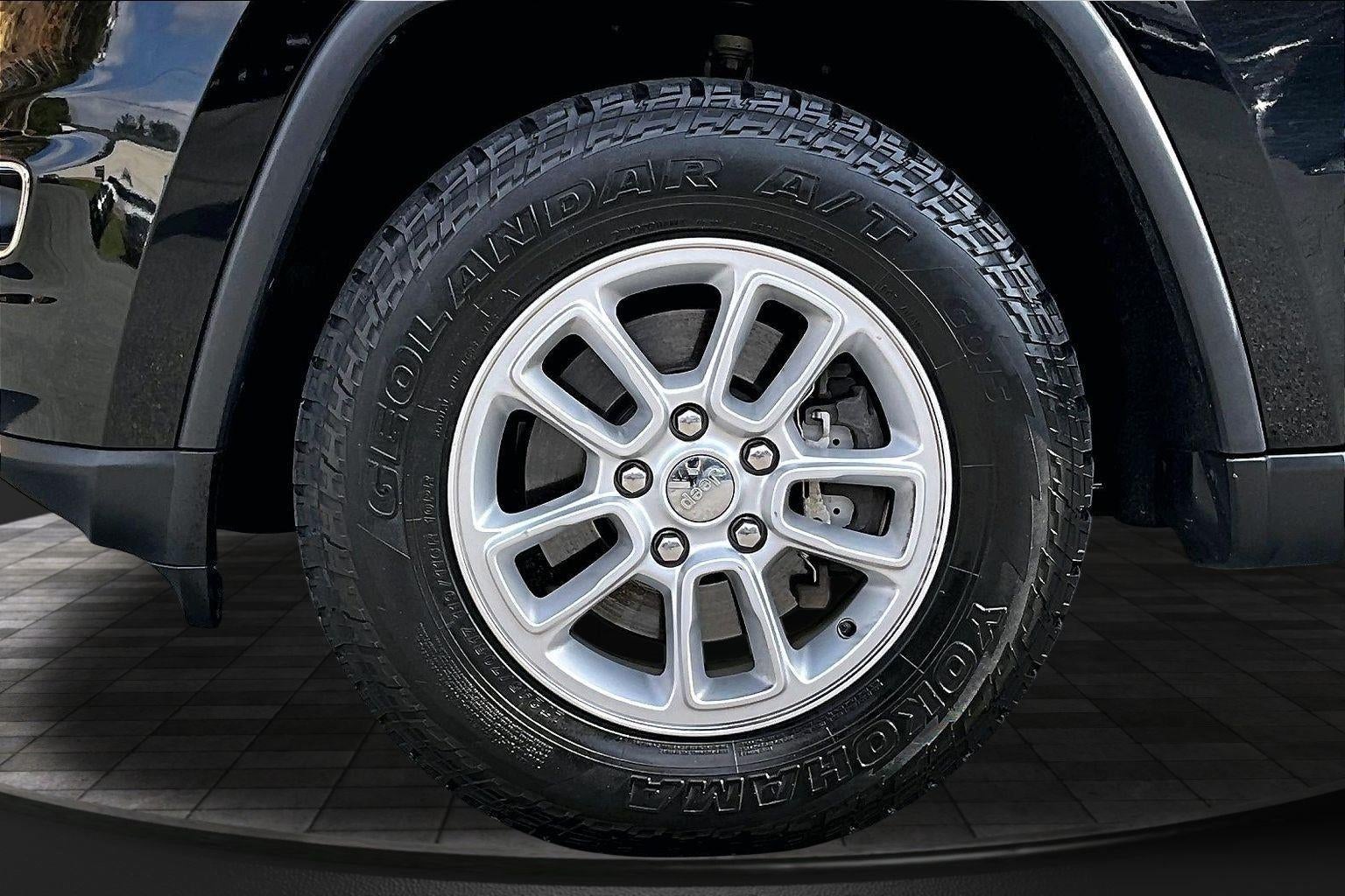 2019 Jeep Grand Cherokee Laredo E