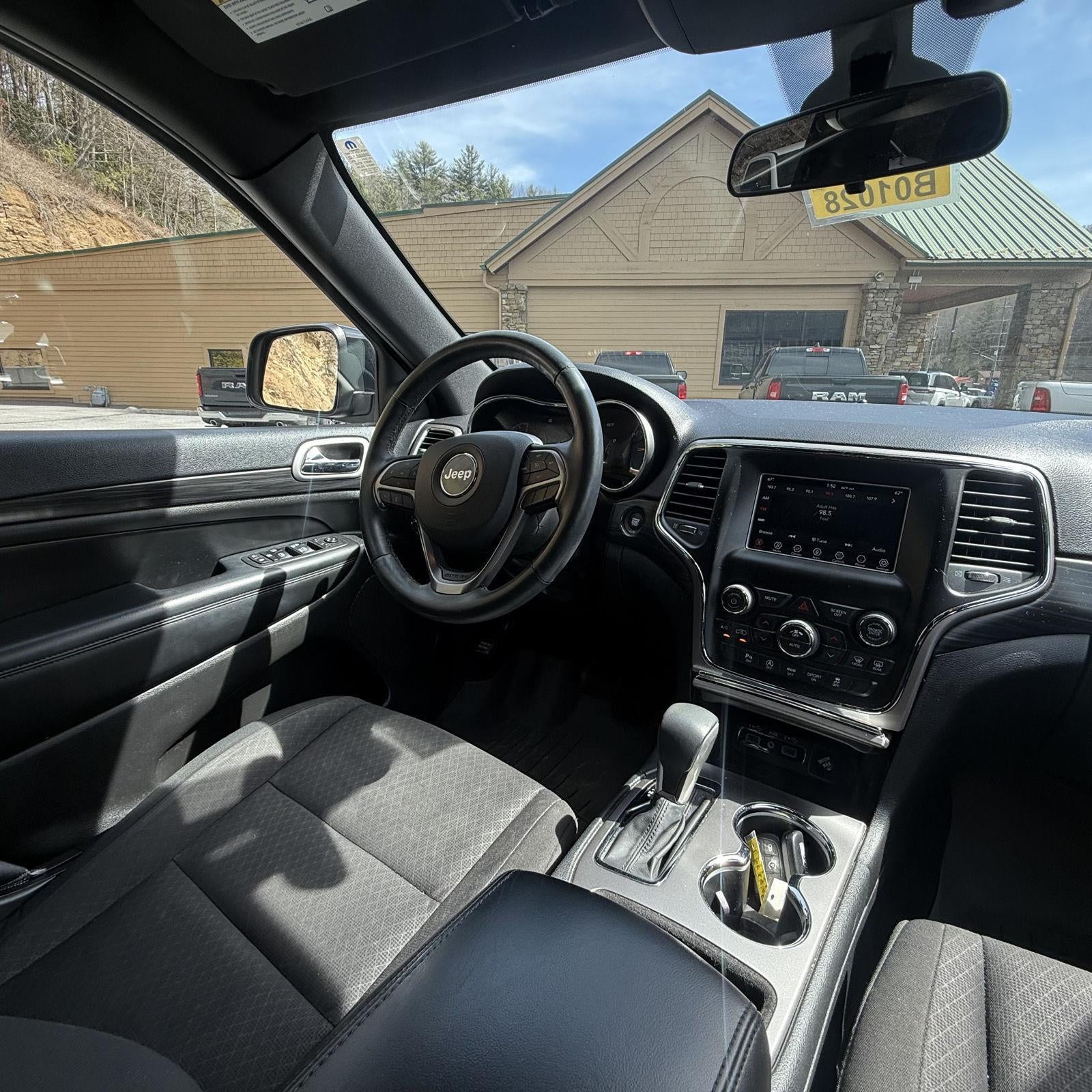 2019 Jeep Grand Cherokee Laredo E