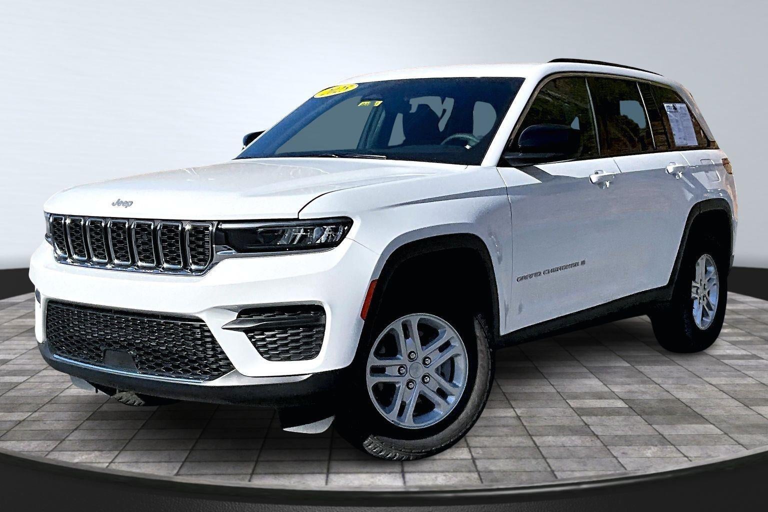 2025 Jeep Grand Cherokee Laredo