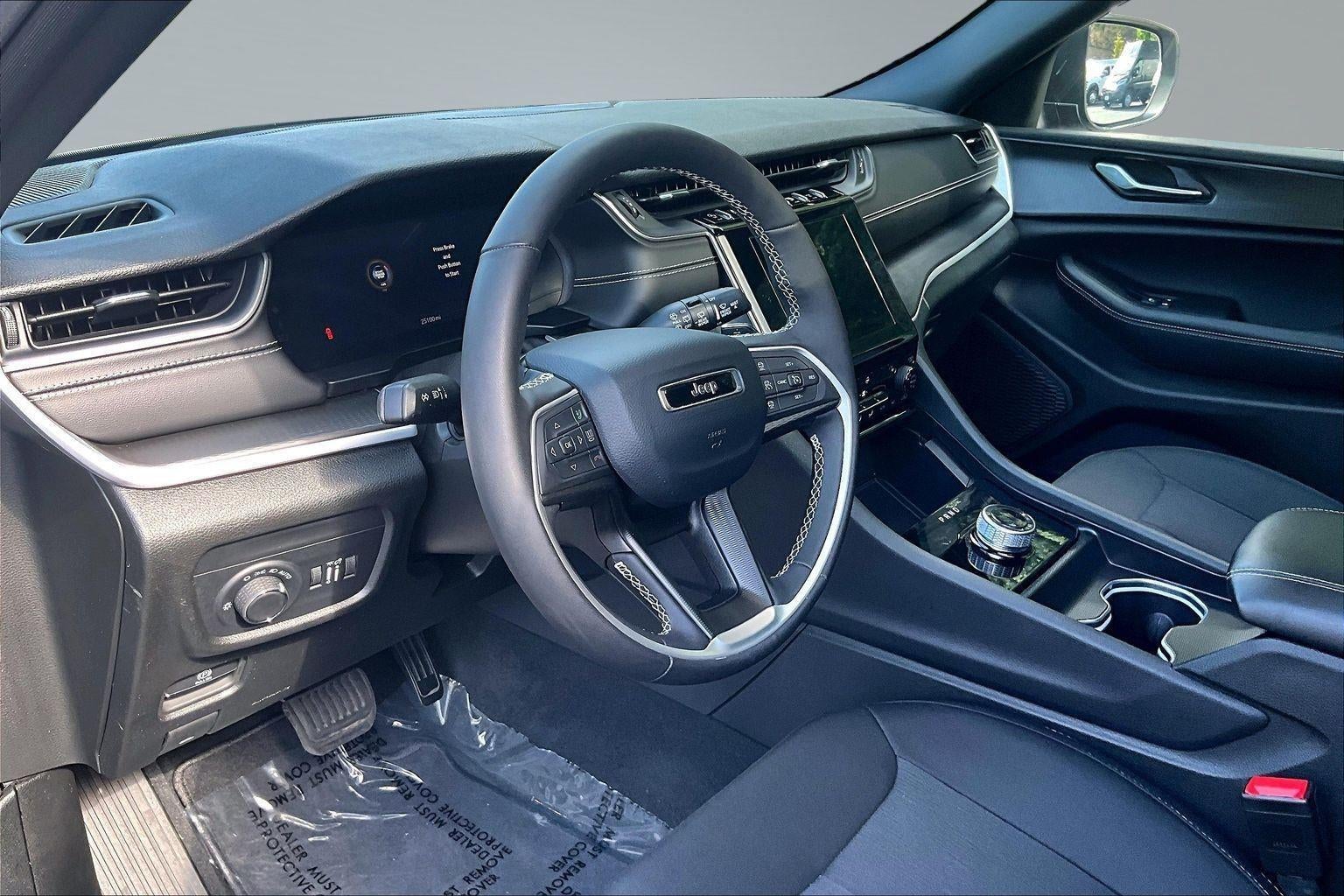 2025 Jeep Grand Cherokee Laredo X