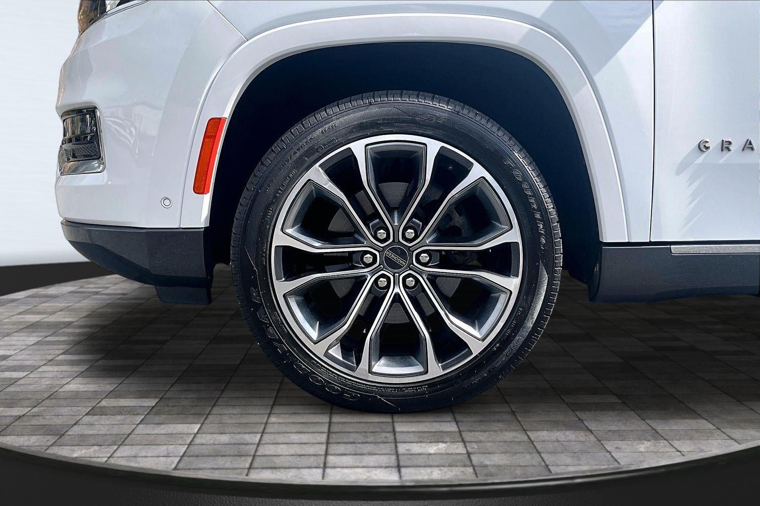 2022 Jeep Grand Wagoneer Series III