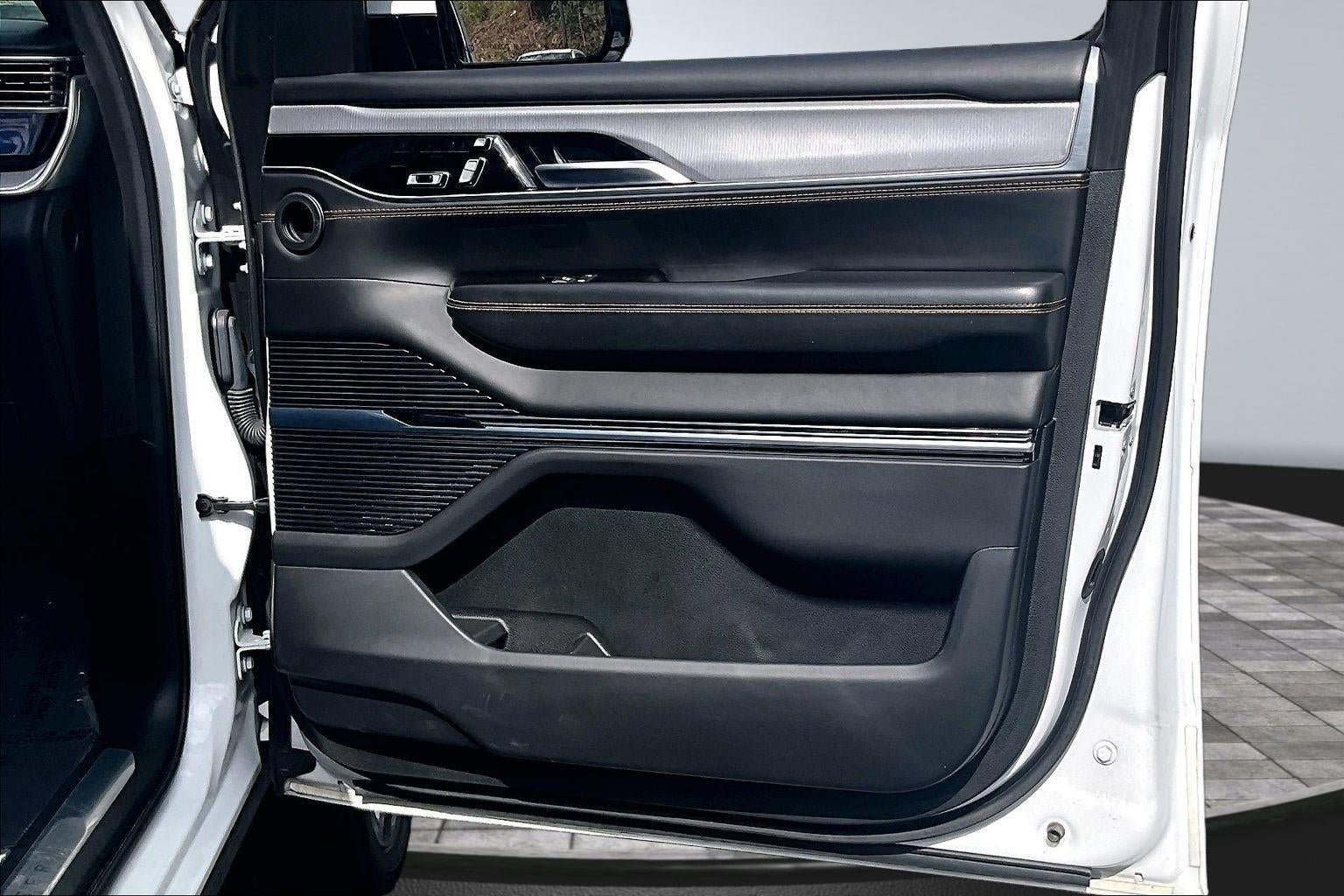 2022 Jeep Grand Wagoneer Series III