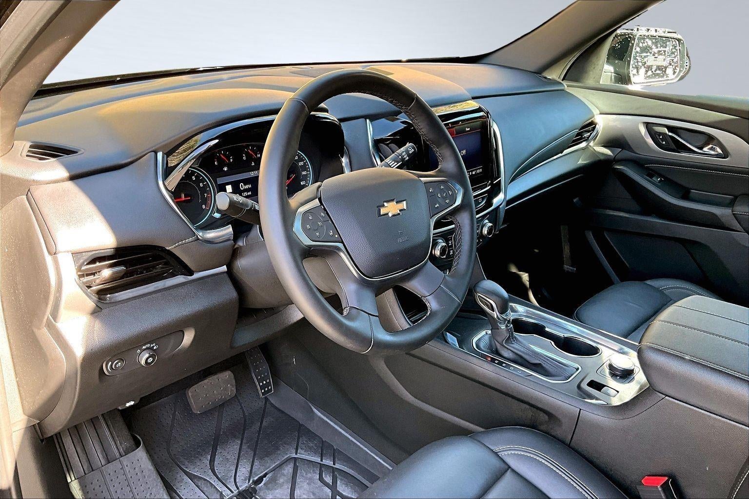 2023 Chevrolet Traverse LT Leather