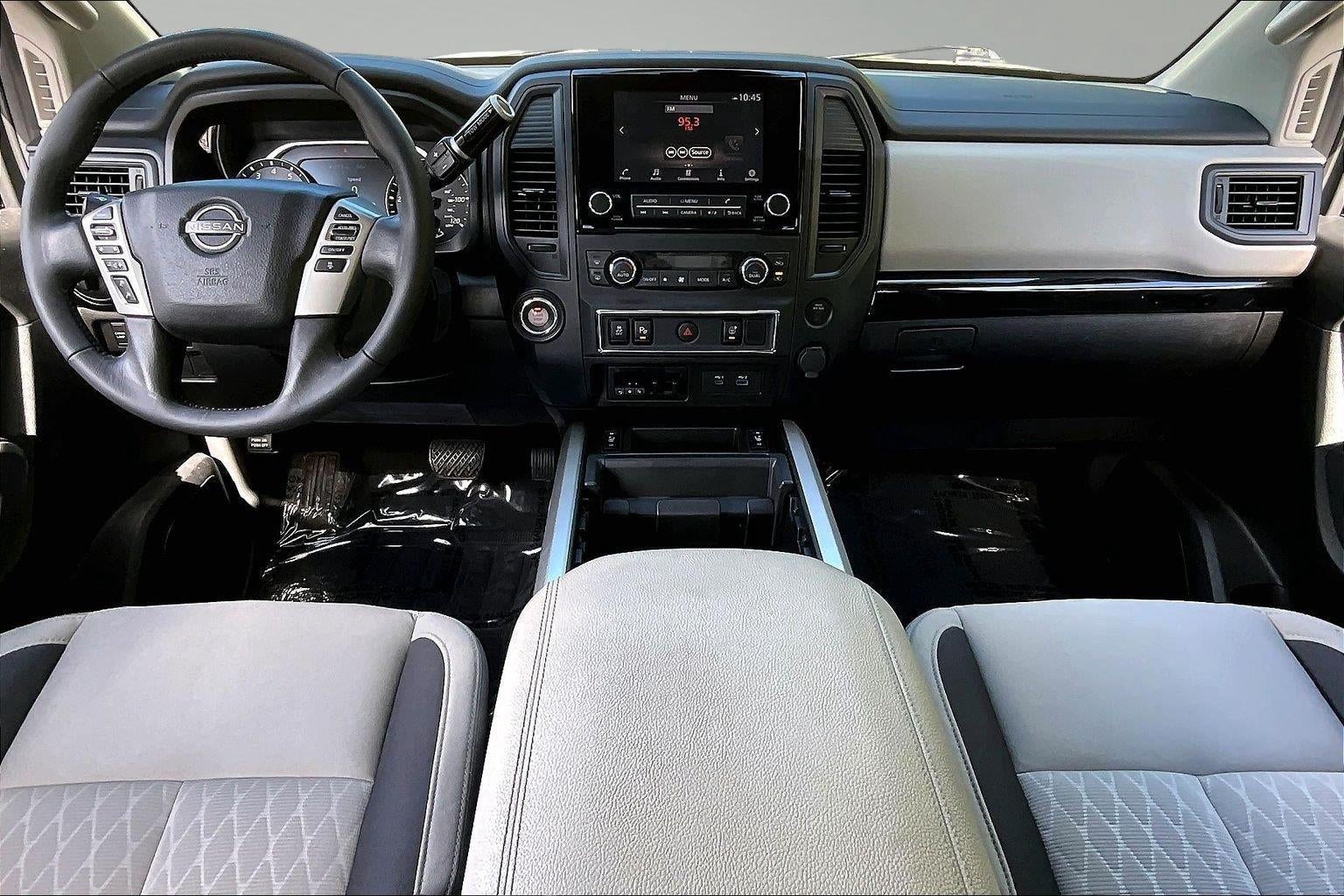 2024 Nissan Titan SV