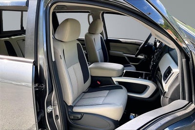 2024 Nissan Titan SV