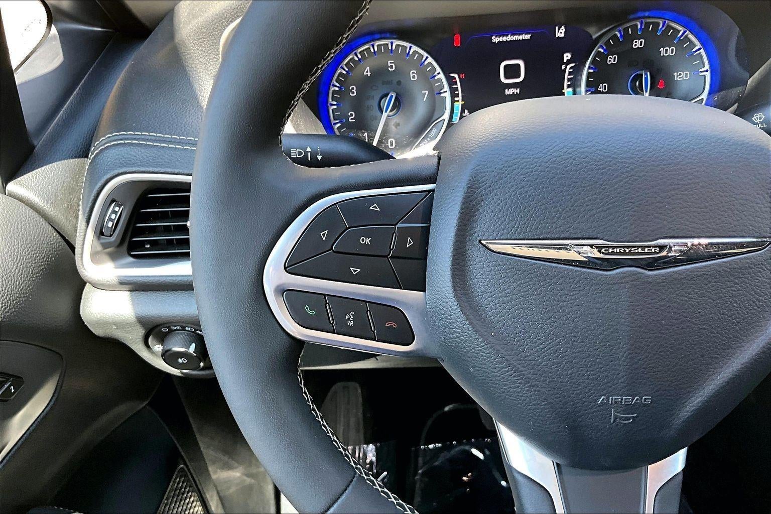 2025 Chrysler Pacifica Select