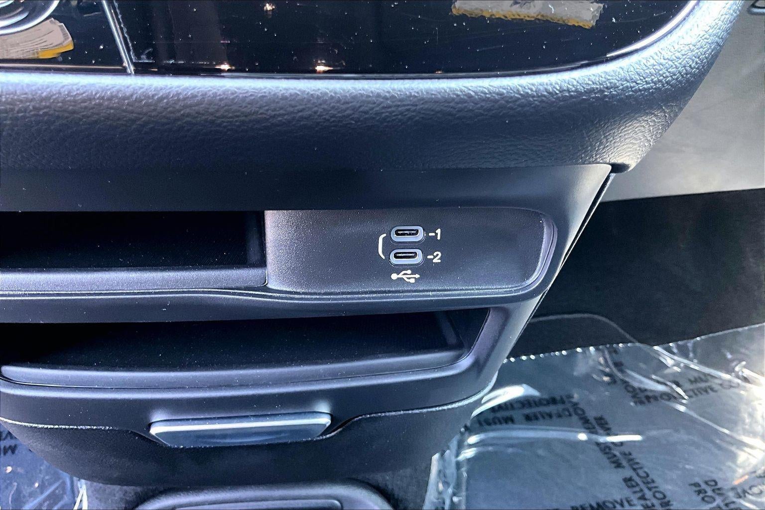 2026 Chrysler Voyager LX
