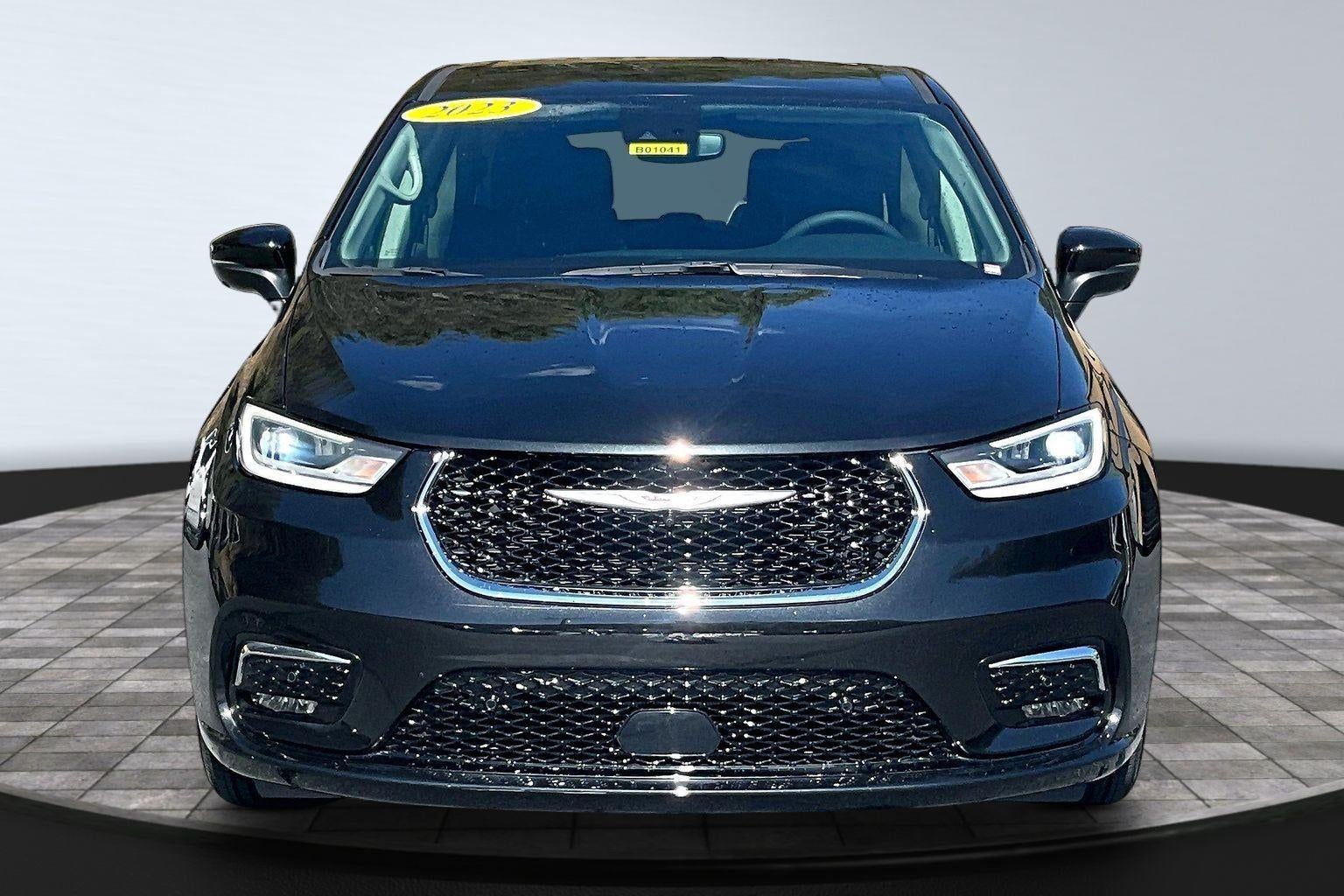 2023 Chrysler Pacifica Hybrid Touring L