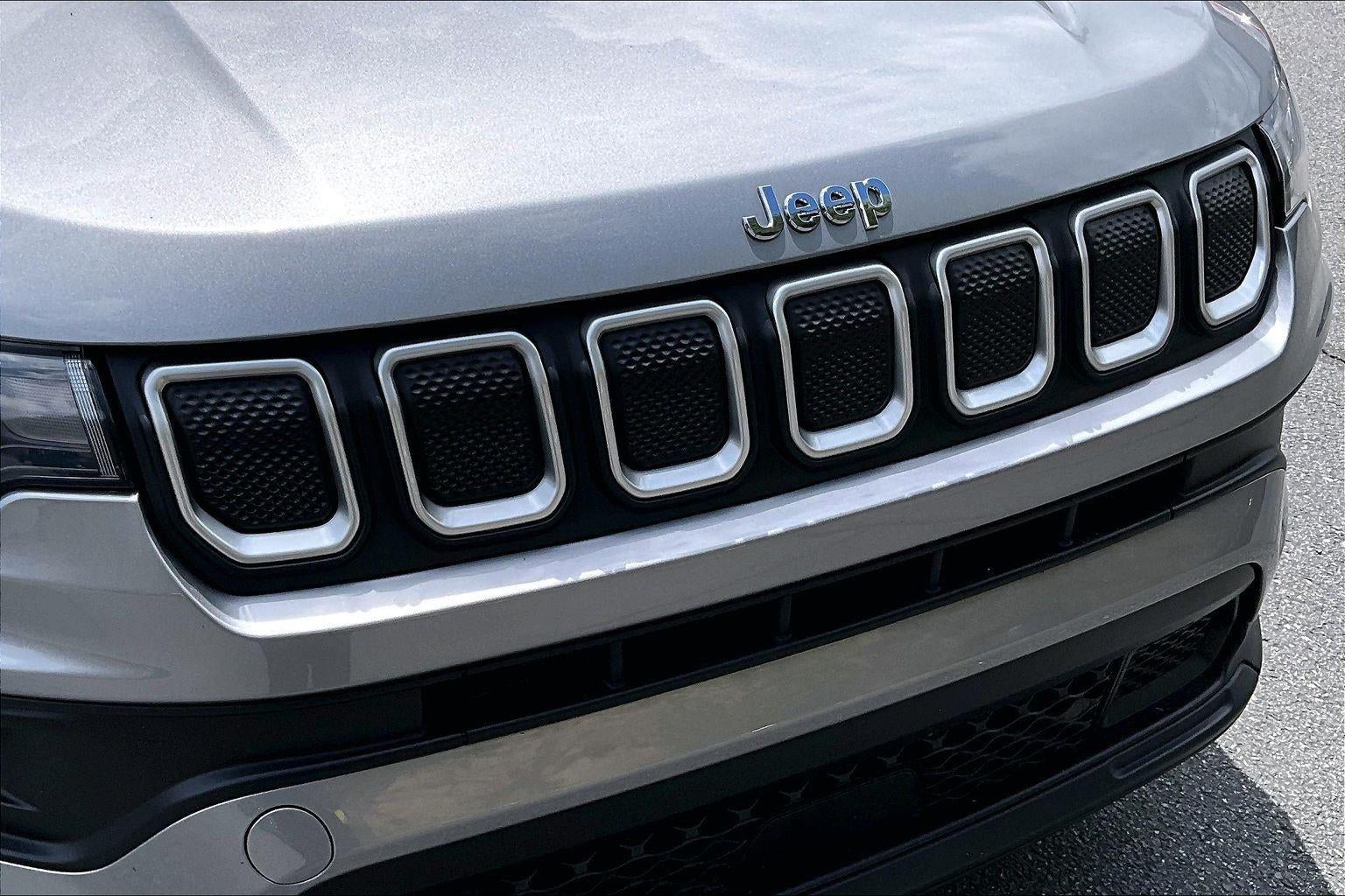 2022 Jeep Compass Latitude Lux