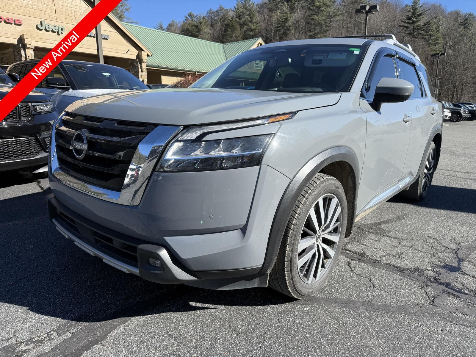 2022 Nissan Pathfinder Platinum