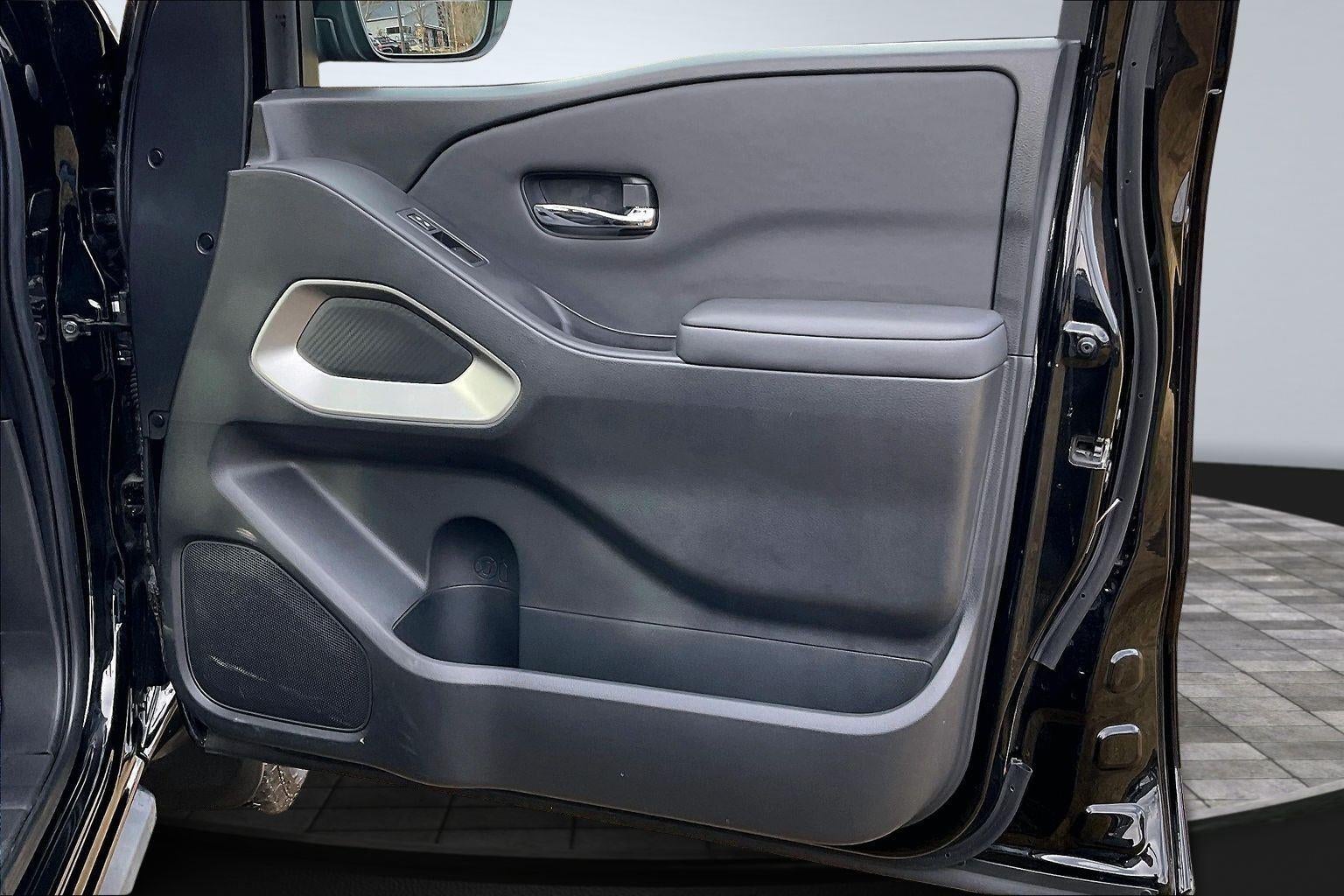 2024 Nissan Frontier SV