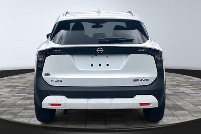 2025 Nissan Kicks SR