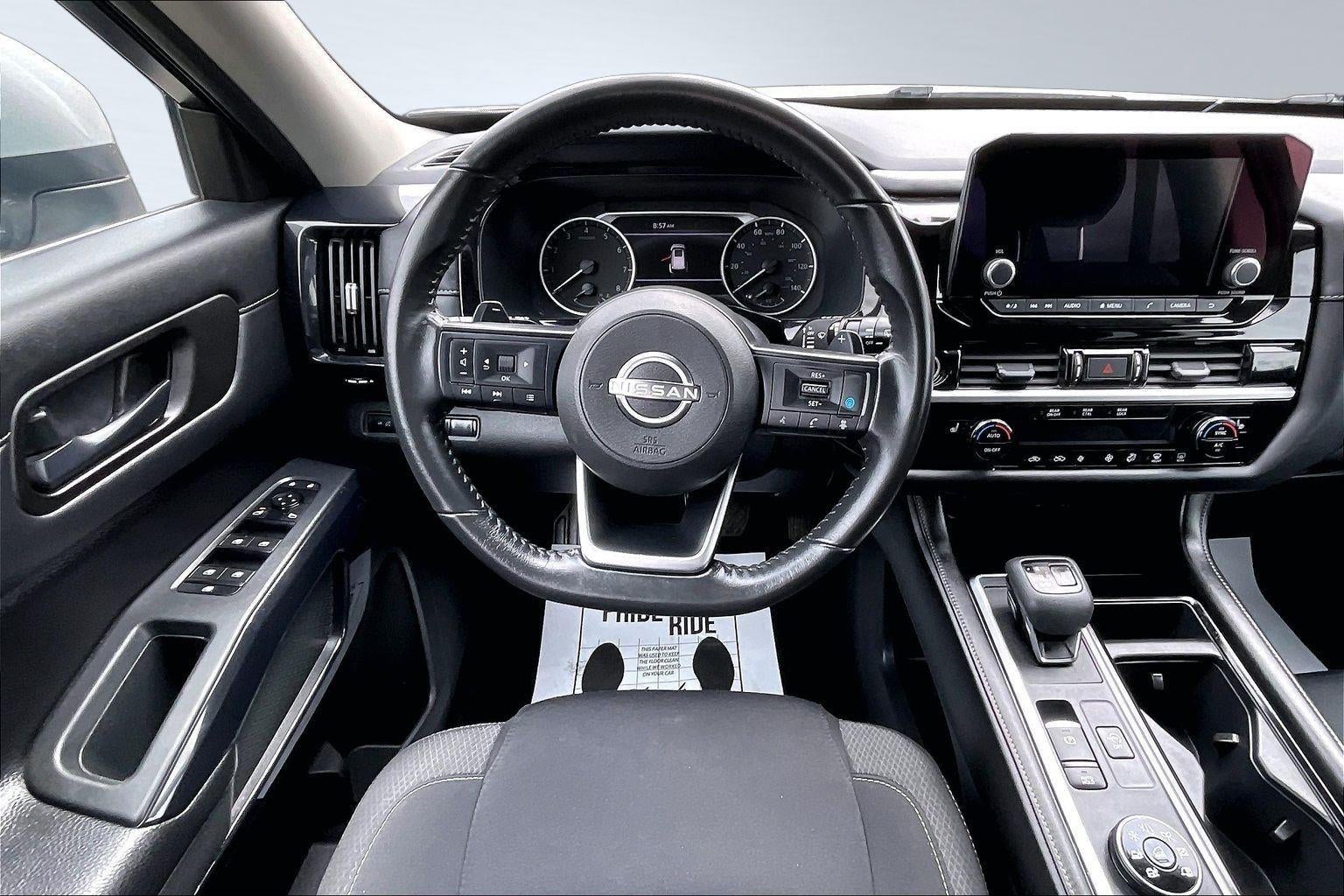 2024 Nissan Pathfinder SV