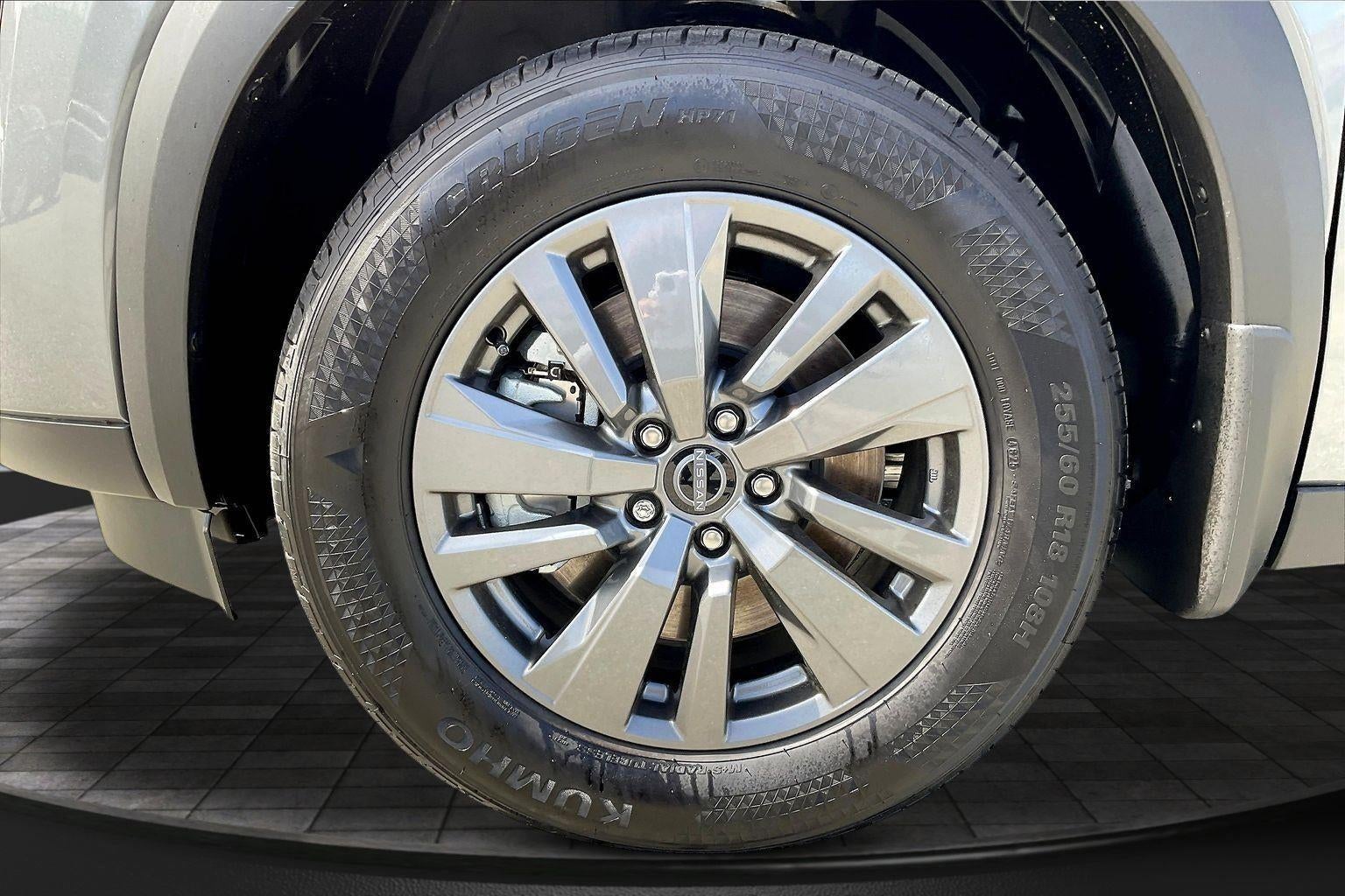 2026 Nissan Pathfinder SV