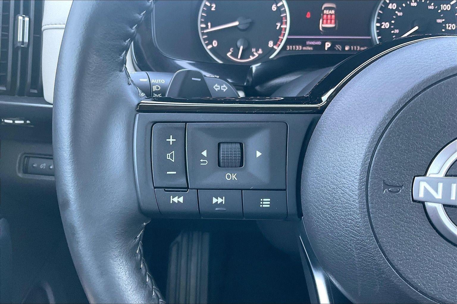 2024 Nissan Pathfinder SL
