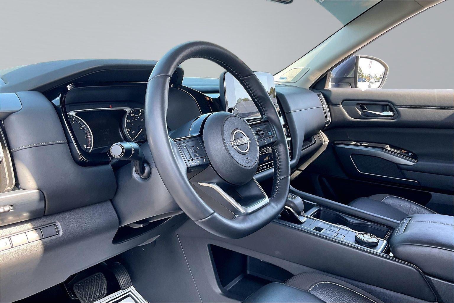 2024 Nissan Pathfinder SL