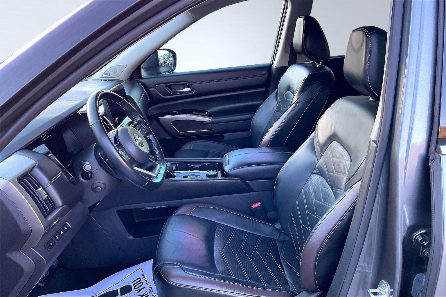 2022 Nissan Pathfinder Platinum