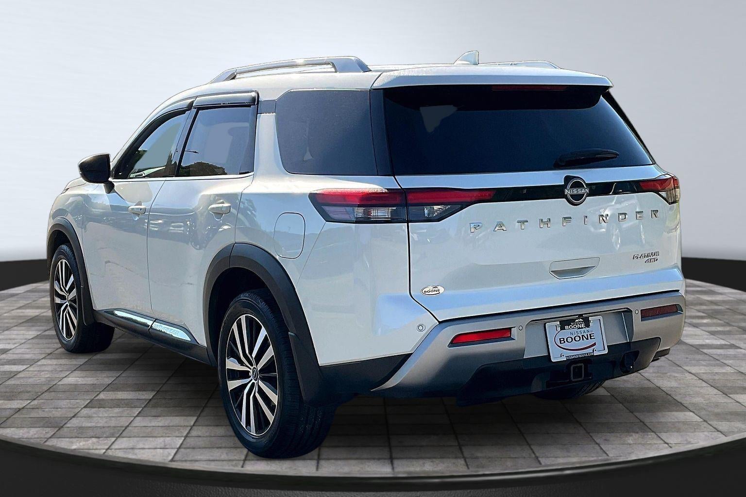 2024 Nissan Pathfinder Platinum